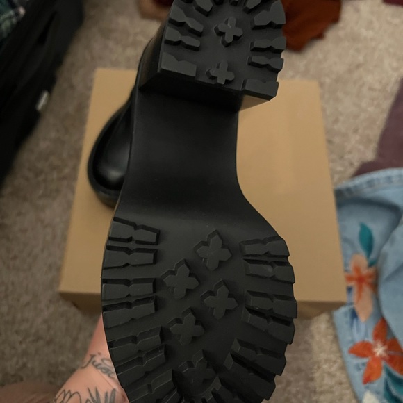 COPY - Steve Madden Kansas - Picture 5 of 7